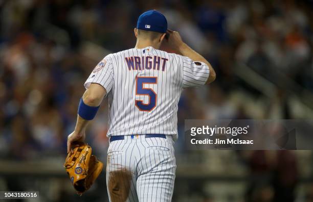 David Wright of the New York Mets takes the field for the second inning against the Miami Marlins at Citi Field on September 29, 2018 in the Flushing...