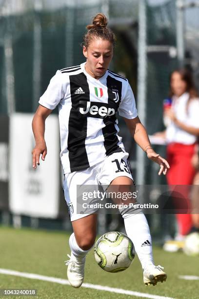 Lisa Boattin of Juventus controls the ball during the Women's Serie A match between Juventus and Fimauto Valpolicella at Juventus Center Vinovo on...