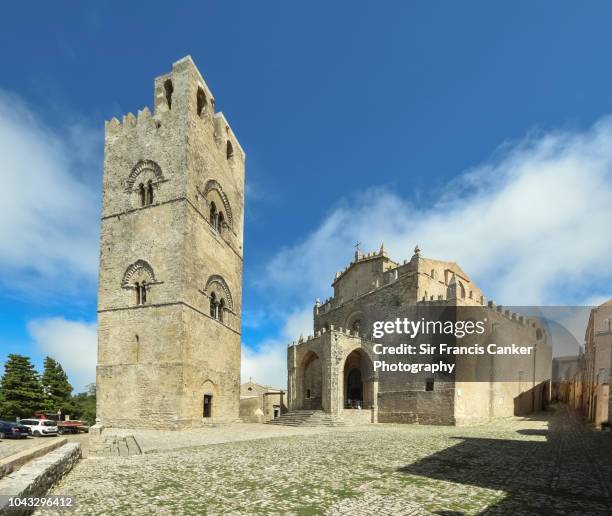 duomo di erice cathedral and bell tower in early gothic style in erice, sicily, italy - erice imagens e fotografias de stock