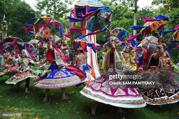 Garba Images 573 Garba Dancers Stock Photos, High-Res Pictures, and Images - Getty ...