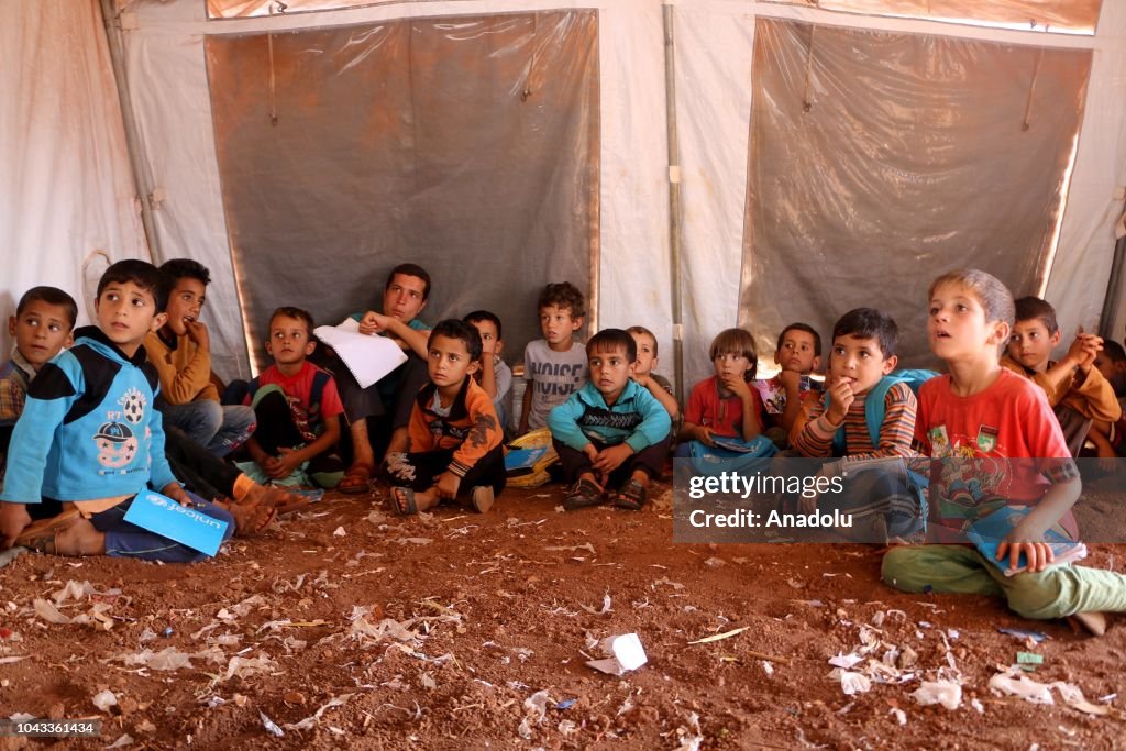 Syrian children get education under hard conditions