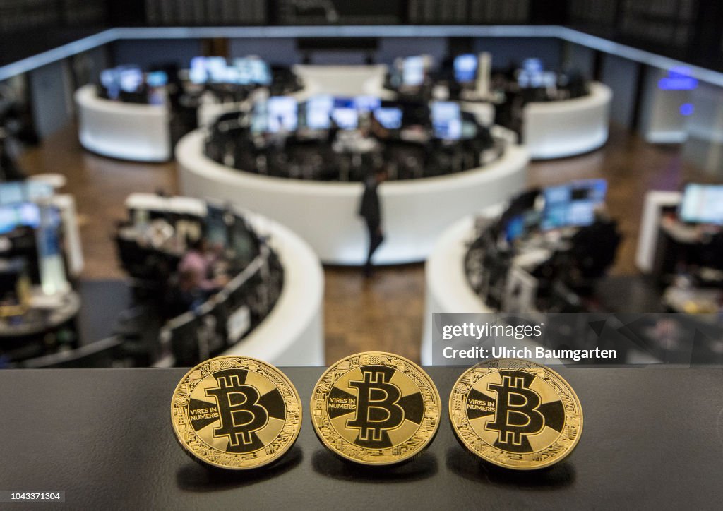 Symbol photo on the topics digital currencys, cryptocurrency, currency speculation - Bitcoin.