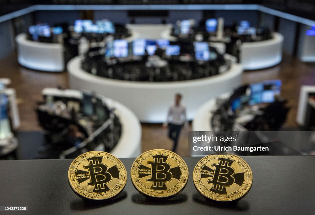 Symbol photo on the topics digital currencys, cryptocurrency, currency speculation - Bitcoin.