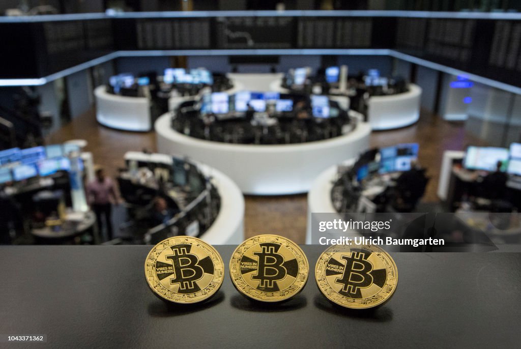 Symbol photo on the topics digital currencys, cryptocurrency, currency speculation - Bitcoin.