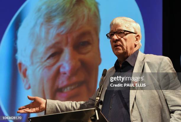 Graham Stringer Portrait Graham Stringer Photos and Premium High Res Pictures - Getty Images
