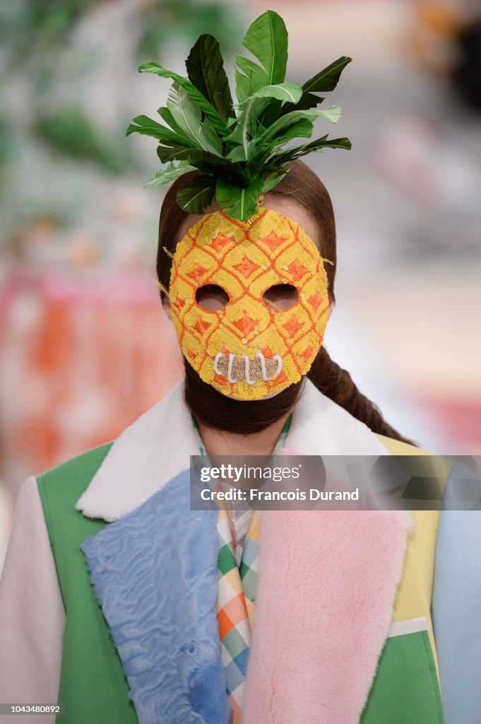 Thom Browne : Runway - Paris Fashion Week Womenswear Spring/Summer 2019