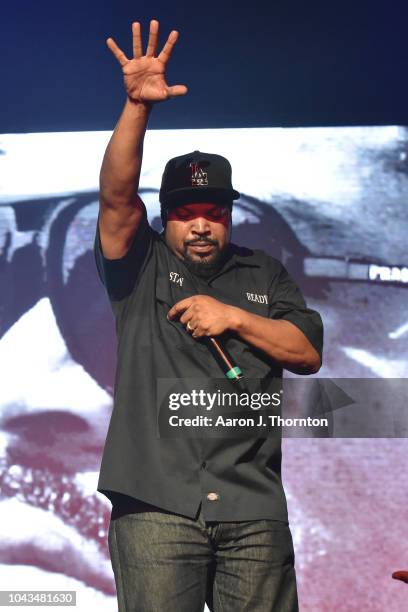 Ice Cube and WC perform on stage at The Fox Theatre on September 29,  News Photo - Getty Images