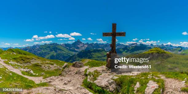 germany, bavaria, view from koblat at lake laufbichel to hochvogel mountain - nebelhorn bildbanksfoton och bilder