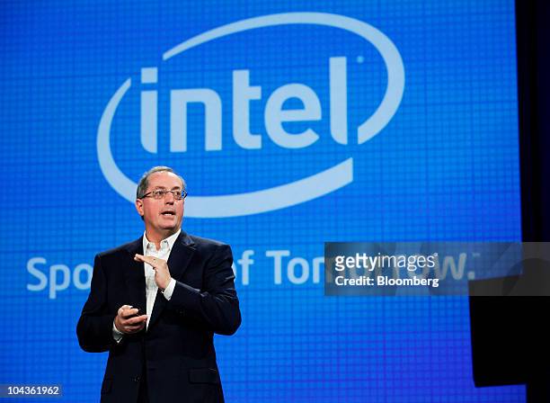 Paul Otellini, chief executive officer of Intel Corp., speaks at the Intel Developer Forum 2010 in San Francisco, California, U.S., on Wednesday,...
