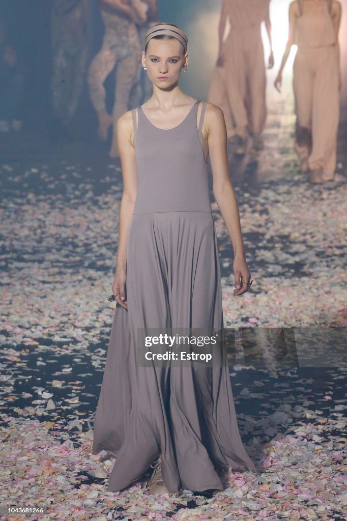 Christian Dior : Runway - Paris Fashion Week Womenswear Spring/Summer 2019