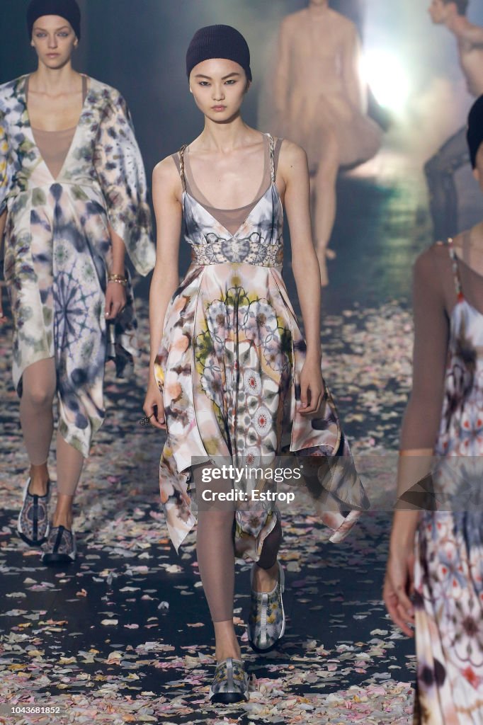 Christian Dior : Runway - Paris Fashion Week Womenswear Spring/Summer 2019