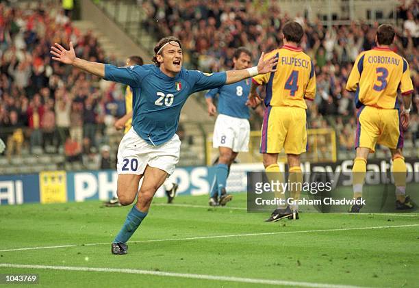 Francesco Totti of Italy celebrates after scoring during the European Championships 2000 Quarter Final against Romania at the King Baudouin Stadium,...