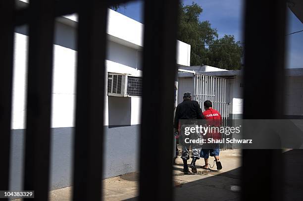 Mexico Inmate 4,640 Mexico Prison Stock Photos, High-Res Pictures, and Images - Getty ...