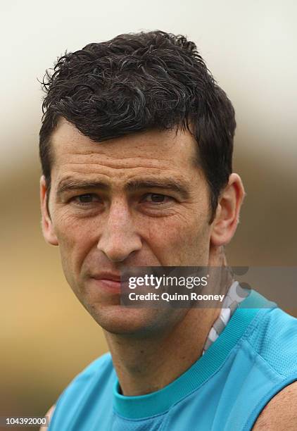 192 Simon Photos & High Res Pictures Getty Images