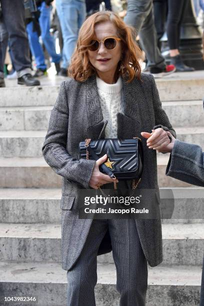 Isabelle Huppert is seen arriving at Stella McCartne fashion show during Paris Fashion Week Womenswear Spring/Summer 2019 on October 1, 2018 in...