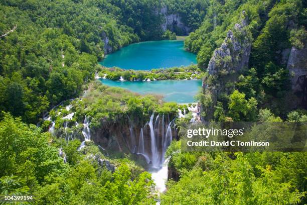 kaluderovac lake and falls, plitvice np, croatia - nationalpark plitvicer seen stock-fotos und bilder