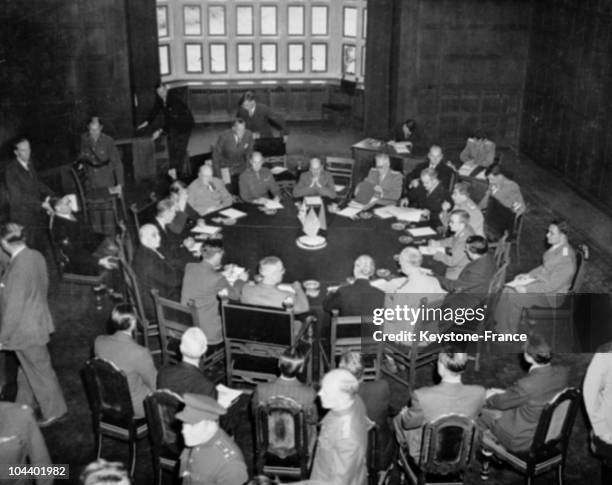 During an conference July 17 to August 2, 1945 in a room of the Sans-Souci chateau, British Prime Minister Winston CHURCHILL , Generalissimo STALIN...