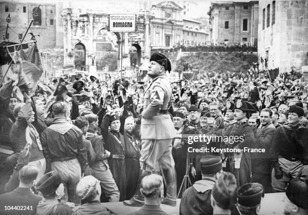Crowd of 10,000 former military volunteers cheering the Duce MUSSOLINI at the Roman Forum on June 4, 1934. These former volunteers had come from all...