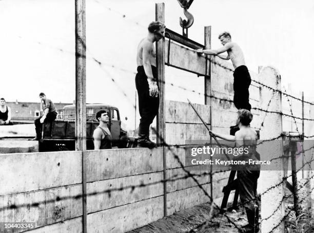 On August 13th 1961, building commandos of the National People's Army of the German Democratic Republic started the erection of the 3.50 mtrs high...