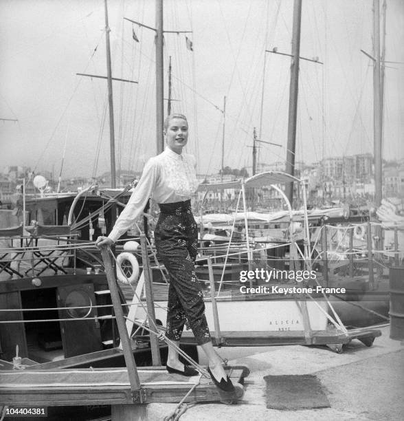 Portrait of the American actress Grace KELLY in Cannes for the Film Festival.