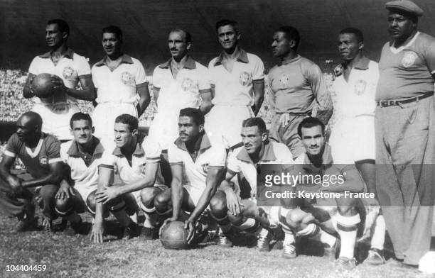 The Brazilian team who beat Mexico on the soccer World Cup in Rio de Janeiro. From left to right the players ELY, SANTOS, AUGUSTO, DANILO, BARBOSA,...