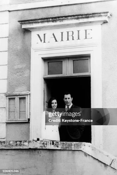 On the steps of the town hall in Magny-Cours, Nievre on April 13 the French actress Michele MERCIER and her new husband pose for the press.