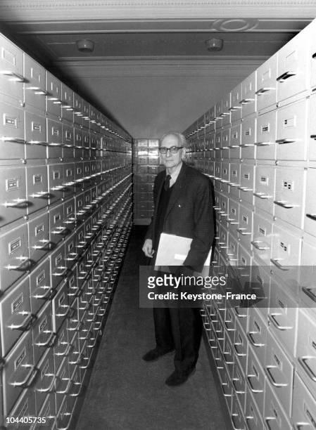 The professor and anthropologist Claude LEVI-STRAUSS in the room of archives at the Human Relations Area Files at the Social Anthropology Laboratory...