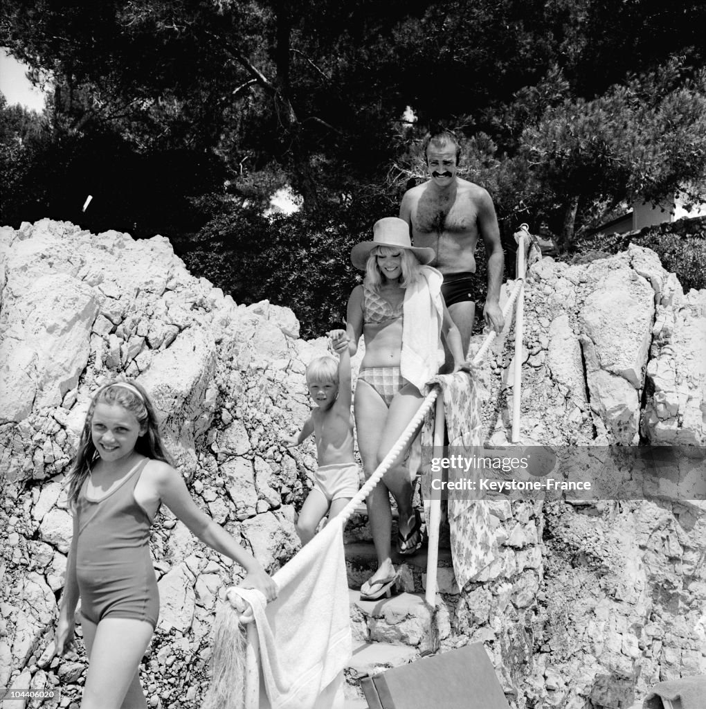 Sean Connery And His Family On Vacation At Cap D'Antibes 1967