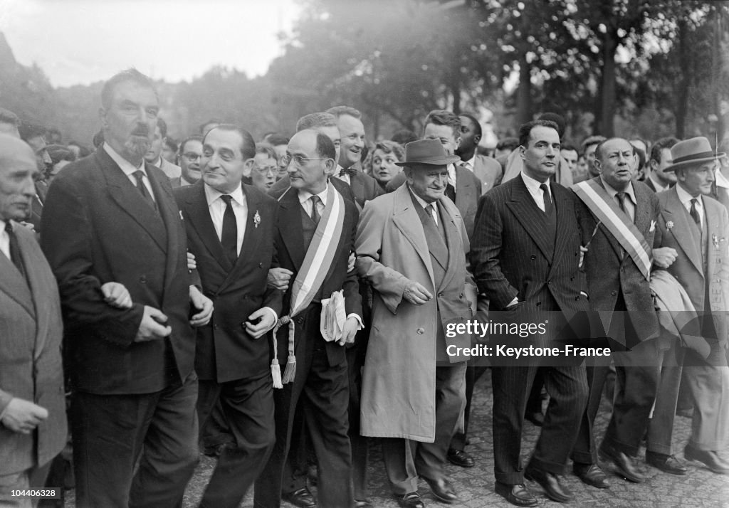 Republican Defense Demonstration In Paris 1958 : Daladier, Mendes France, Mitterrand And Hernu