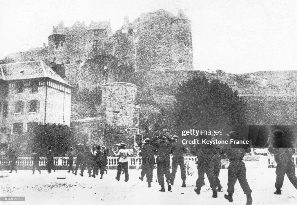 Canadian Landing At Dieppe: American And British Soldiers