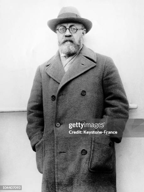 Portrait of the French painter Henri MATISSE. The painter went to the United States and Tahiti that year.