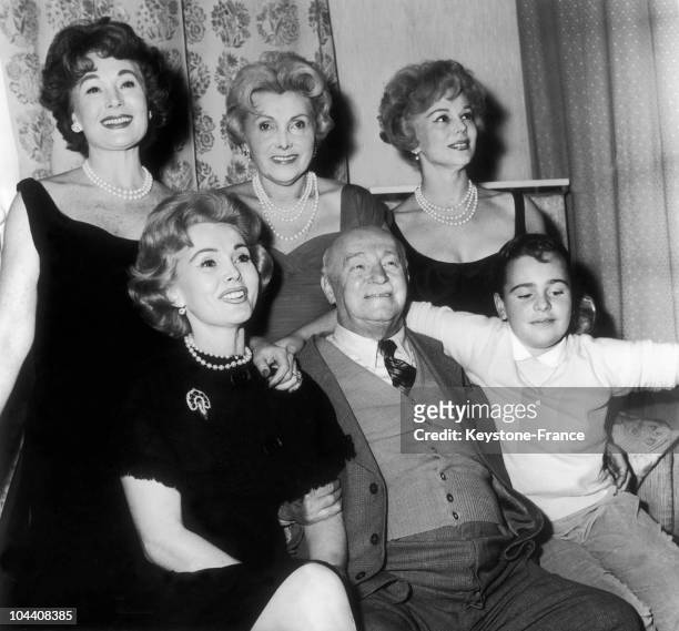 Group photo of the GABOR family in October 1958. In the first row, from left to right: Zsa-Zsa, her father Vilmos and her daughter Francesca. 2nd...
