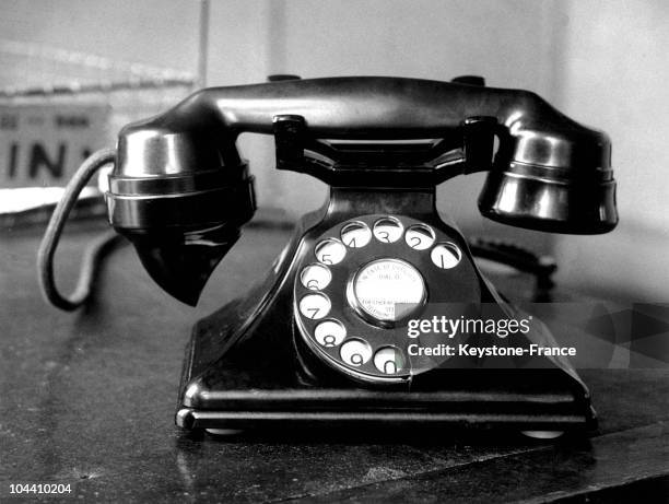 Neophone 11 Neophone Stock Photos, High-Res Pictures, and Images - Getty Images