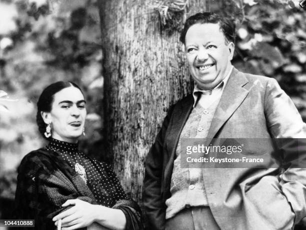 The Mexican couple, painters Diego RIVERA and Frida KAHLO during a pause in the "fake trial" of Leon TROTSKY. Diego RIVERA, a mural painter and...