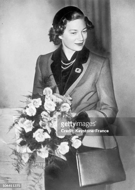 Portrait of Belgian Princess JOSEPHINE-CHARLOTTE at the age of 25. She will become the Grand-Duchess of Luxembourg in 1953, through her marriage to...