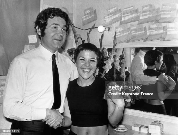 The French singer Pierre PERRET and the Brazilian singer Elis REGINA in Paris. The saudad artist came to congratulate the singer after his first...