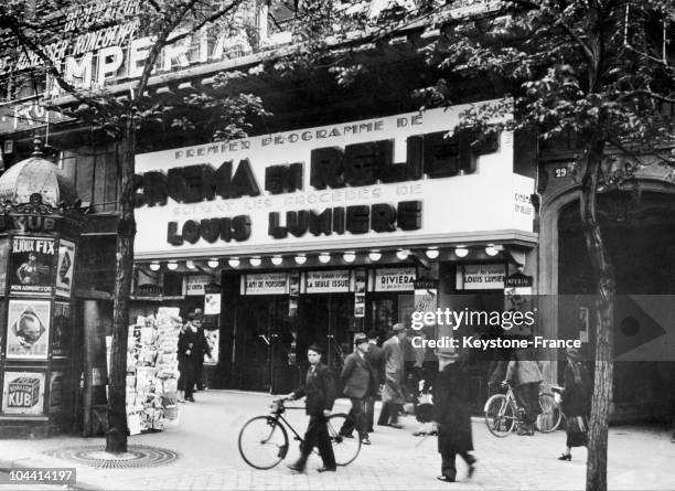 The cinema IMPERIAL in Paris broadcasted the first 3d-movies according to Louis LUMIERE's process in the 30's.