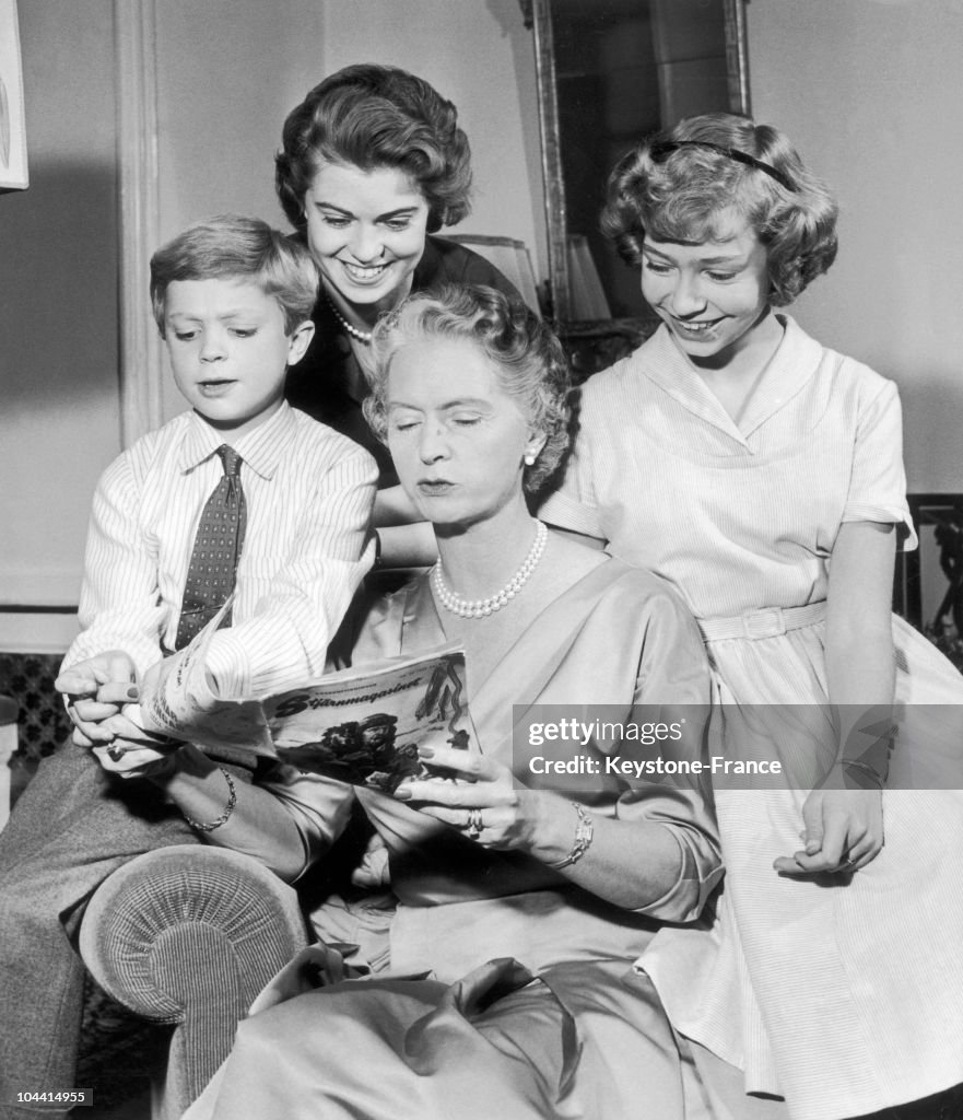 Princess Sybilla Of Sweden Surronded By Her Children 1955