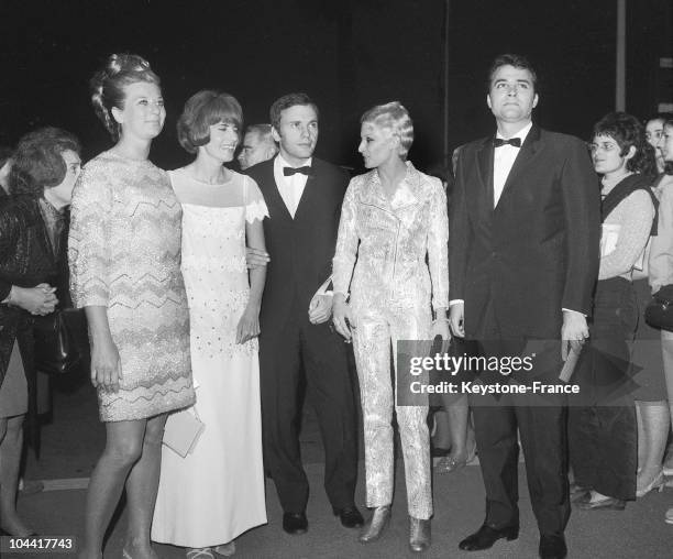 From left to right : Mrs. GENOVES, Nadine TRINTIGNANT, Jean-Louis TRINTIGNANT, Valerie LAGRANGE and the producer Andre GENOVES represented the film...