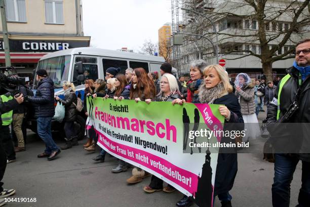 Am haben in Berlin-Kreuzberg mehrere tausend Menschen gegen Rassismus, Rechtspopulismus, Intoleranz und für sexuelle Selbstbestimmung demonstriert....