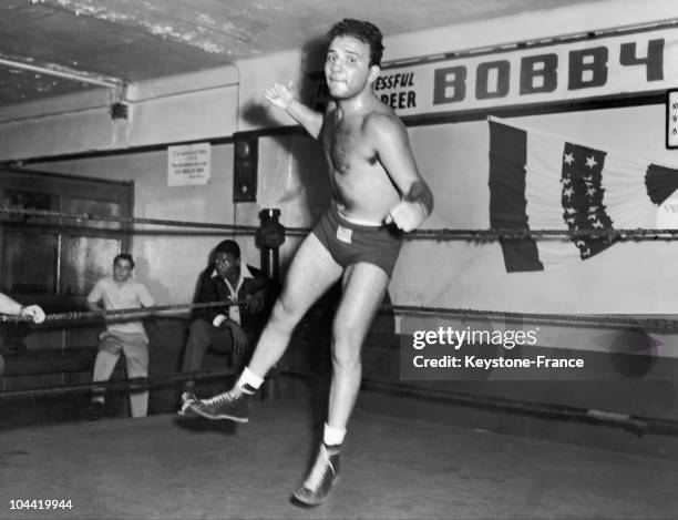 The American Middleweight Boxer Jake La Motta Training In His Gym In The Bronx On August 25 In View Of His Fight Against The French Boxer Marcel...
