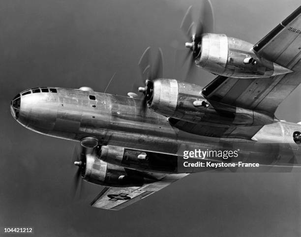 Boeing B-29 Superfortress Brought Into Service In 1943 In The Usa. 98 Feet Long, It Was Used By The Usa And Great Britain To Bomb The Enemy...