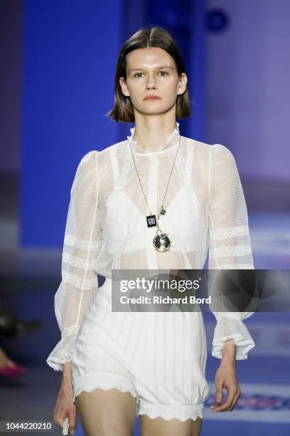 Model walks the runway during the Shiatzy Chen show as part of the Paris Fashion Week Womenswear Spring/Summer 2019 on October 1, 2018 in Paris,...