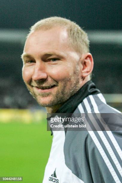 Trainer Dieter Eilts. Aus U21 Deutschland - Wales 4-0 in Braunschweig .