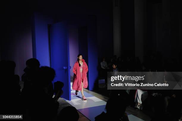 Model walks the runway during the Shiatzy Chen show as part of the Paris Fashion Week Womenswear Spring/Summer 2019 on October 1, 2018 in Paris,...