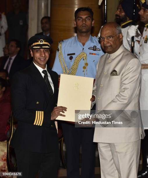 Capt. Udit Thapar Skydiver receives the Tenzing Norgay National Adventure Award 2017 for his achievements in Sky Diving from President Ram Nath...