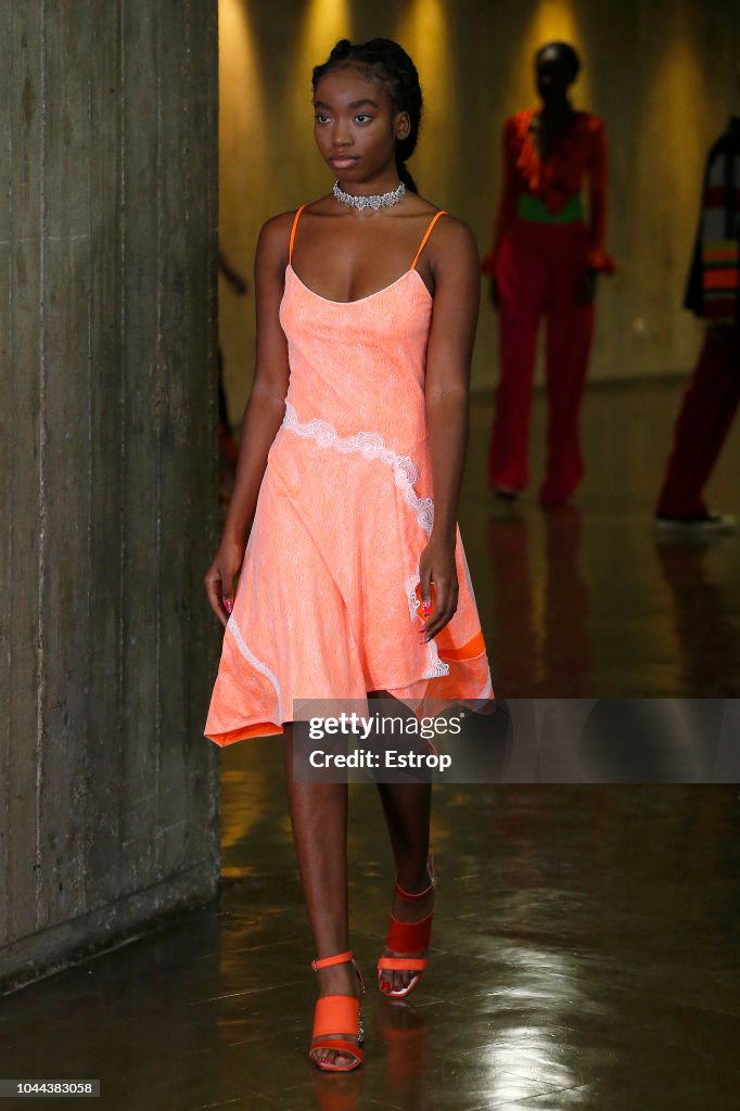 Koche : Runway - Paris Fashion Week Womenswear Spring/Summer 2019