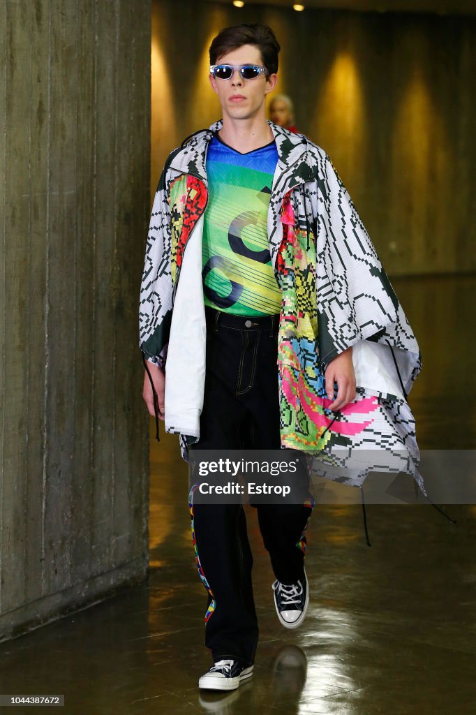 Koche : Runway - Paris Fashion Week Womenswear Spring/Summer 2019