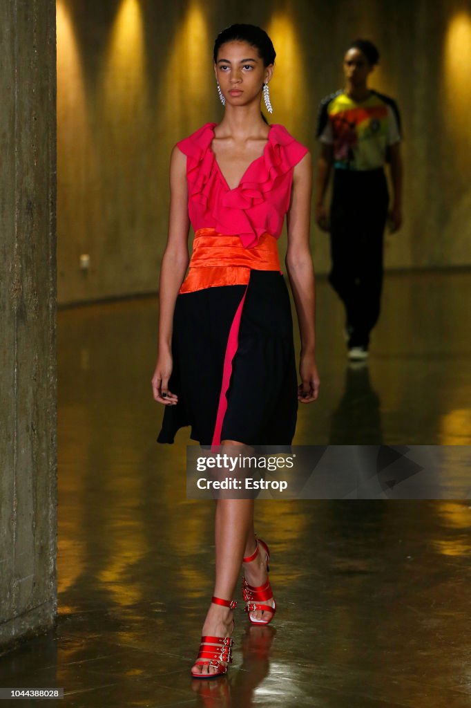 Koche : Runway - Paris Fashion Week Womenswear Spring/Summer 2019