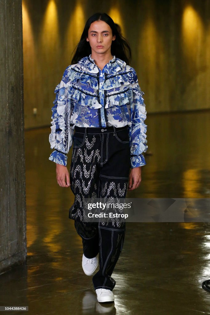 Koche : Runway - Paris Fashion Week Womenswear Spring/Summer 2019